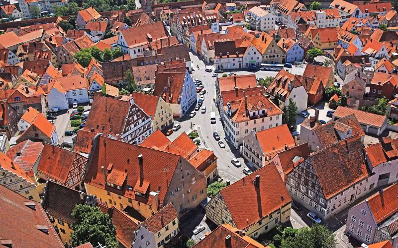 Theo các nhà khoa học, mọi công trình ở đây đều gắn với hàng triệu viên kim cương. Ảnh: Yahoo.