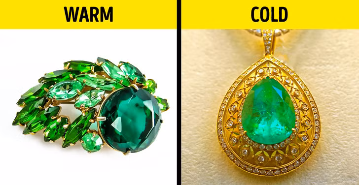 Với ngọc lục bảo, bạn nên kiểm tra cấu trúc của nó dưới kính lúp: ngọc lục bảo chính hãng không có dạng hình ống hoặc xoắn ốc bên trong. Mặt khác, một viên ngọc lục bảo thực sự khi chạm vào luôn có cảm giác lạnh.