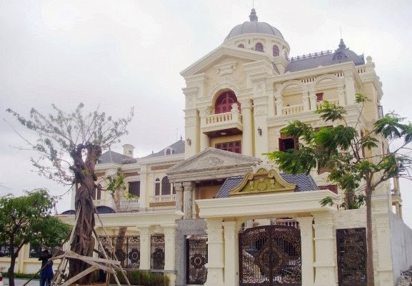  Biệt thự cổ điển Pháp có màu nhẹ nhàng và sang trọng. Ảnh: Thietkebietthu.