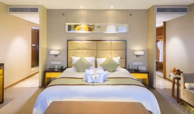 Cách thành phố Thượng Hải hơn 50 km, khách sạn 5 sao Kunshan Jinling Grand Hotel đi vào hoạt động năm 2014 với 368 phòng hiện đại. Ảnh: Hotels.