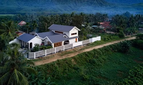 Dep hut mat ngoi nha tram nam khong cu o Binh Dinh