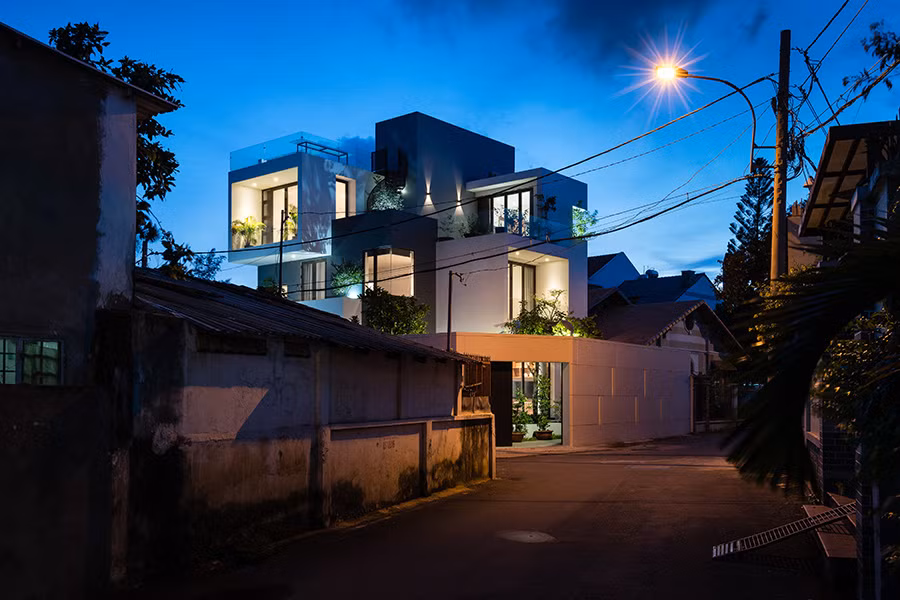 Biệt thự phố có tới 3 hướng gió giúp không gian bên trong luôn thoáng đãng.