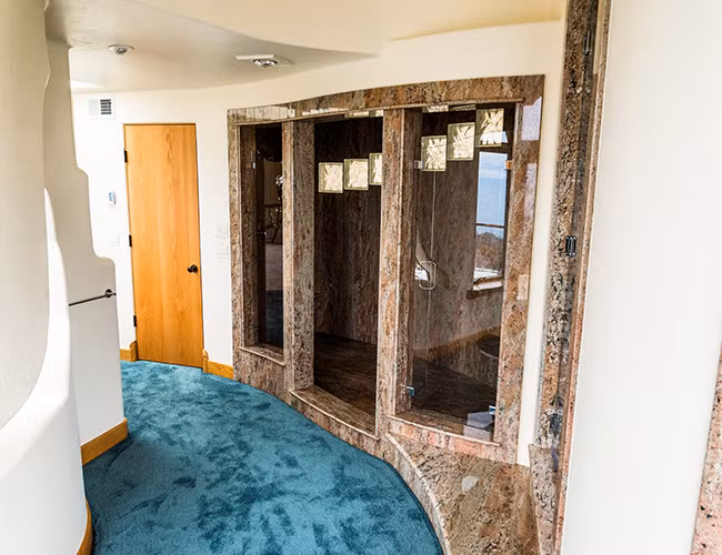 Một thiết kế phòng tắm khác mang đậm nét truyền thống