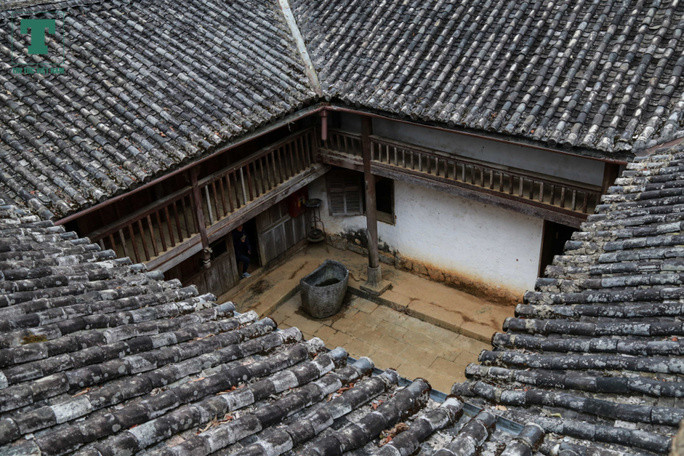 Khu dinh thự vua Mèo có ảnh hưởng kiến trúc của 3 nền văn hóa: Trung Quốc, người Mông và người Pháp. Ảnh: Tintucvietnam.