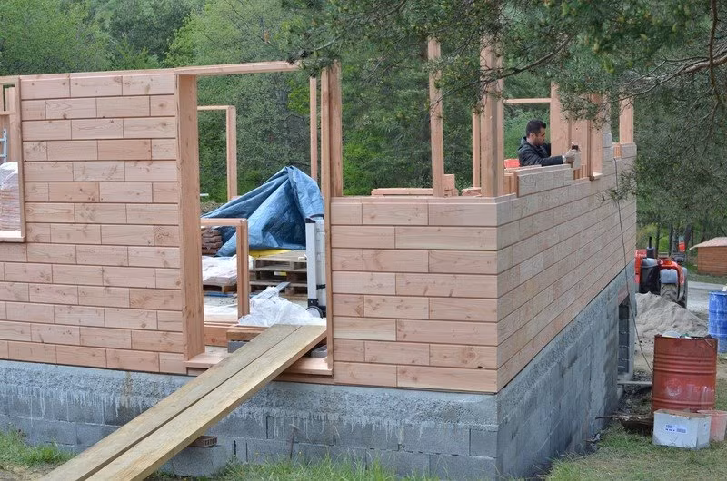 Hiện, loại gạch gỗ này có hai kích cỡ, có thể được sử dụng để làm nhiều loại nhà, trong đó chi phí cho diện tích 120m2 là 15,4 triệu USD. Ảnh: GoodsHomeDesign.