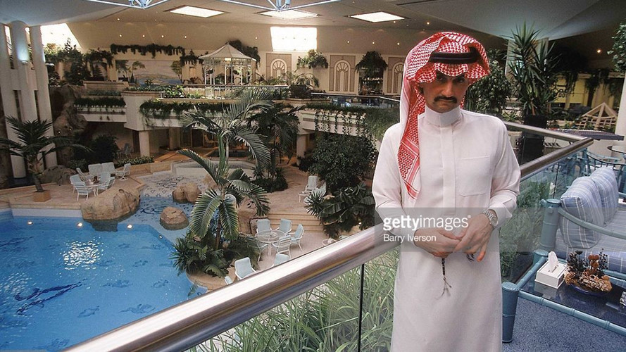 Alwaleed bin Talal còn sở hữu một lâu đài riêng ở thủ đô Riyadh với 420 phòng sang trọng, có bể bơi trong nhà hiện đại. Ảnh: Getty Images.