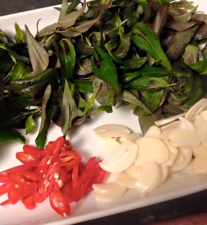 Bí quyết gói nem chua, lần nào gói cũng thành công Bi quyet goi nem chua, lan nao goi cung thanh cong