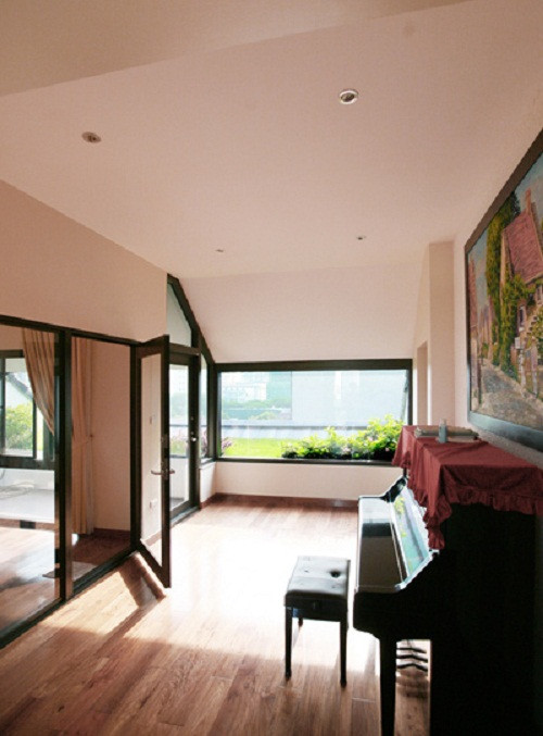 Tầng áp mái dành cho không gian nghệ thuật.