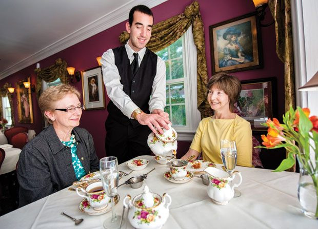  Khách được phục vụ tốt hơn nếu tip cho nhân viên. Tiền tip không phải là khoản bắt buộc nhưng rõ ràng nếu bo tiền cho nhân viên thì khách sẽ được phục vụ tốt hơn.