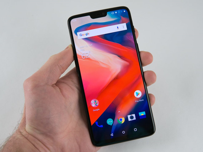 OnePlus 6 thu hút bởi mức giá phải chăng, cấu hình mạnh mẽ và chạy trên nền Android gốc. Ảnh: Business Insider.