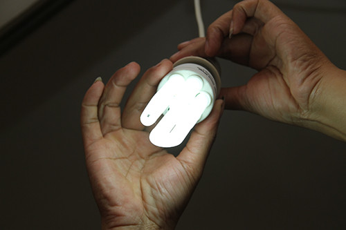 Nếu tắt/bật liên tục thậm chí không những gây tốn điện nhiều hơn mà còn làm giảm tuổi thọ sản phẩm.