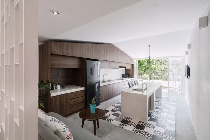 Cửa khung sắt rỗng đảm bảo độ thoáng sáng.