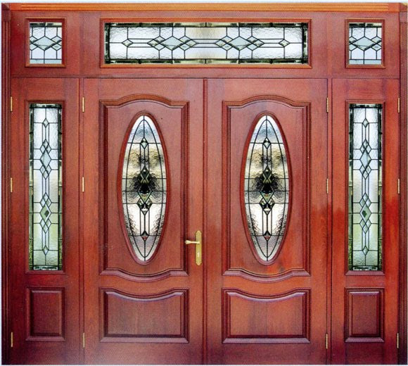 Hoa văn tinh xảo với đường cong đẹp sẽ làm cho cửa gỗ thêm sang trọng. Ảnh: Internet.