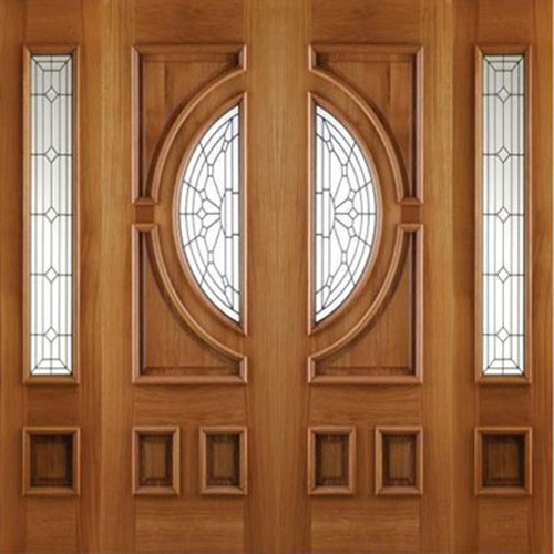 Cửa gỗ 4 cánh giúp tạo nên sự quý phái cho ngôi nhà. Ảnh: Toppro.