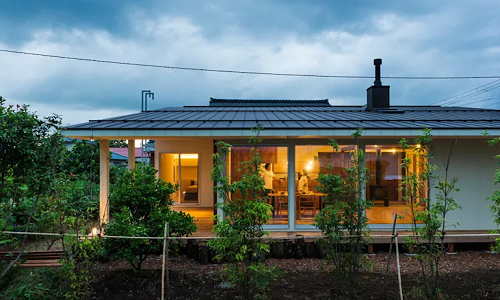  Mẫu nhà đơn giản với sân vườn xanh mát, phù hợp cho những gia đình nhỏ.