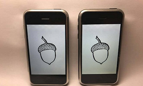 Cặp đôi iPhone P series - nguyên bản của iPhone 2G.