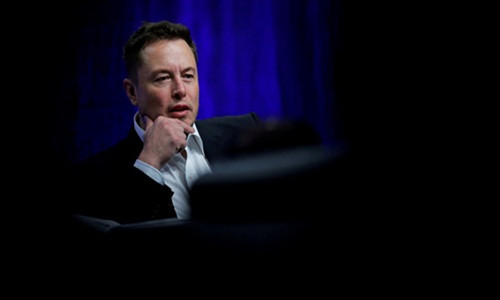 Ong chu bi kien vi gian lan, co phieu Tesla lao doc