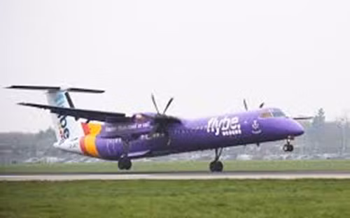 Lý do oái oăm được đưa ra là phi công 30 năm kinh nghiệm của hãng chưa đủ trình độ để hạ cánh trong điều kiện sương mù. Ảnh: City AM.