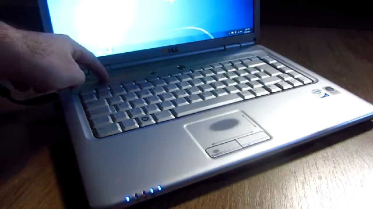 Thói quen để laptop ở chế độ chờ, ngủ là nguyên nhân số điện tăng lên vì trong khi ngủ, máy tính vẫn tiêu thụ một lượng điện năng nhất định.