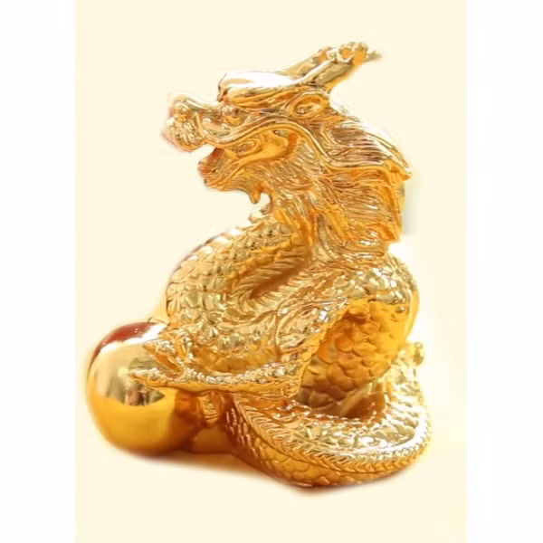 Trong ngày Thần Tài, người dân cũng có thể mua các linh vật phong thủy mạ vàng như tỳ hưu, cóc ba chân, long quy, cá, voi, rồng...để lấy may, thu hút tài lộc. Ảnh: Dongmyngheyyen.