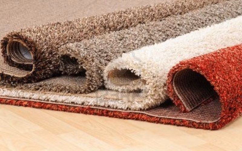 Bên cạnh lát sàn gỗ, bạn có thể sử dụng thảm trải sàn vừa giúp giữ ấm nhà vừa bảo vệ đôi chân. Ảnh: Thamtraisanhungthinh.