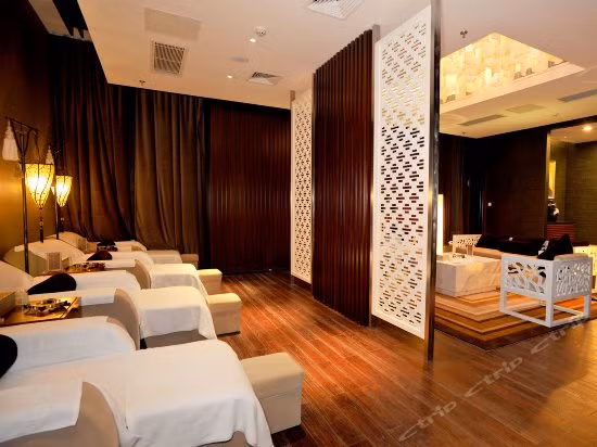 Vách ngăn họa tiết độc đáo và hiện đại. Ảnh: Ctrip.