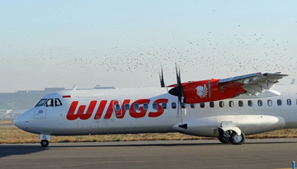 Tháng 9/2005, thay vì đáp xuống sân bay quốc tế Minangkabau theo dự kiến, máy bay MD-82 của hãng hàng không Wings Air (Indonesia) cất cánh từ thủ đô Jakarta đã đáp nhầm xuống sân bay hoang vắng Tabing đã đóng cửa từ 21/7. Ảnh: Wings Air.