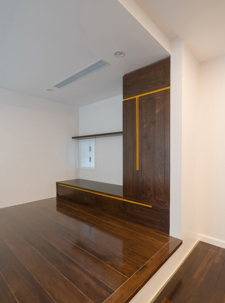 Vật liệu thô mộc được sử dụng tạo điểm nhấn ở những vị trí đặc biệt.