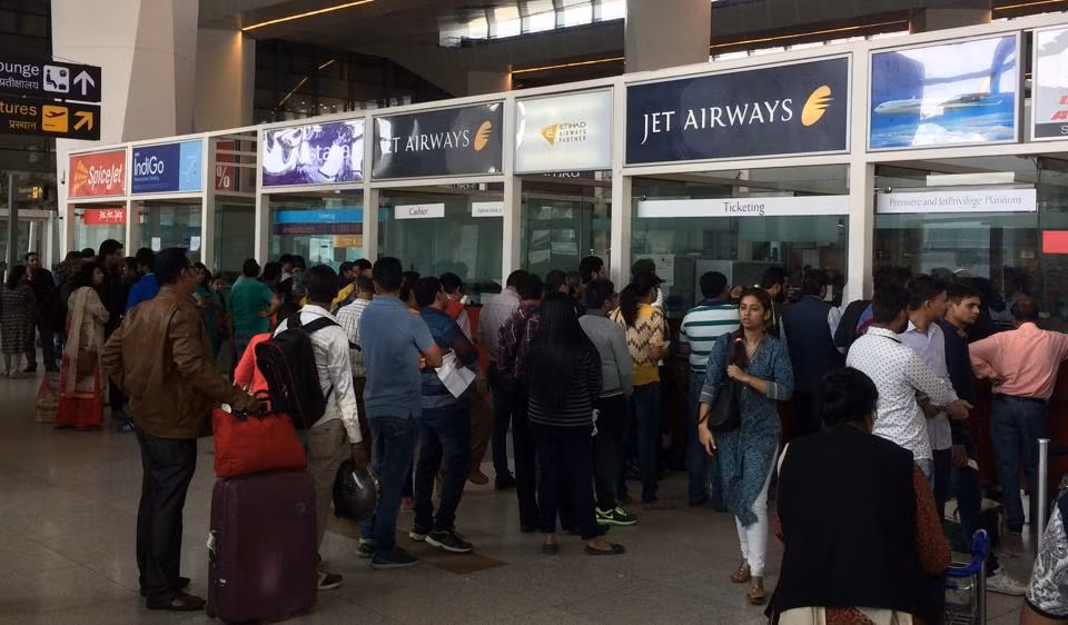 Điều này khiến hành khách không phải bận tâm người đến sau mà được vào trước. Và ngay sau đó là dãy cửa hàng miễn thuế chờ đợi.