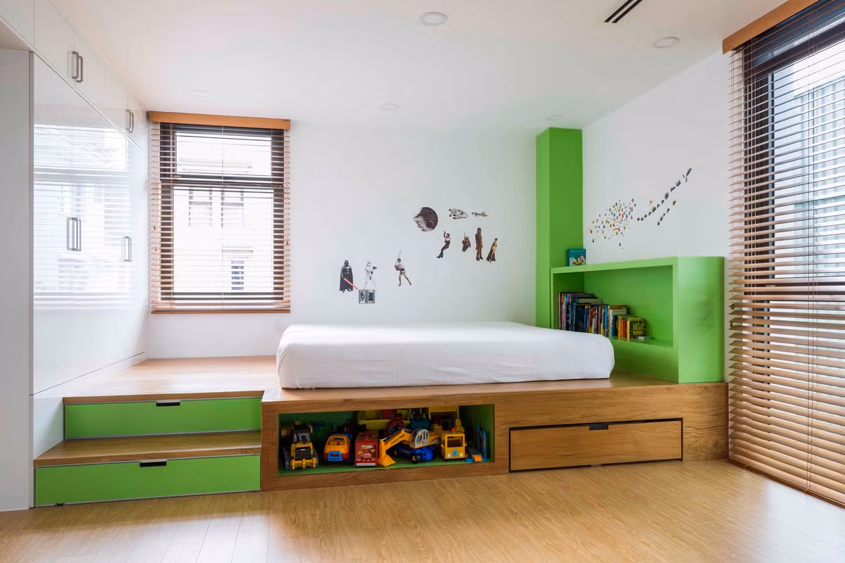 Phòng ngủ trẻ em với màu sắc sặc sỡ.