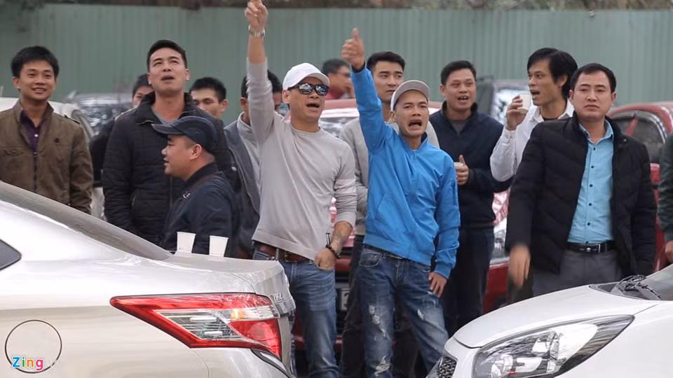 Không còn phải đau đầu vì tài xế đối tác, khách hàng hay cơ quan quản lý, việc duy nhất Uber phải làm hiện tại là ngồi chờ Grab sinh lời. Ảnh: Duy Anh.