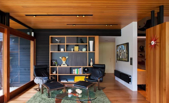 Phòng khách sử dụng gam màu tương đồng với bếp.