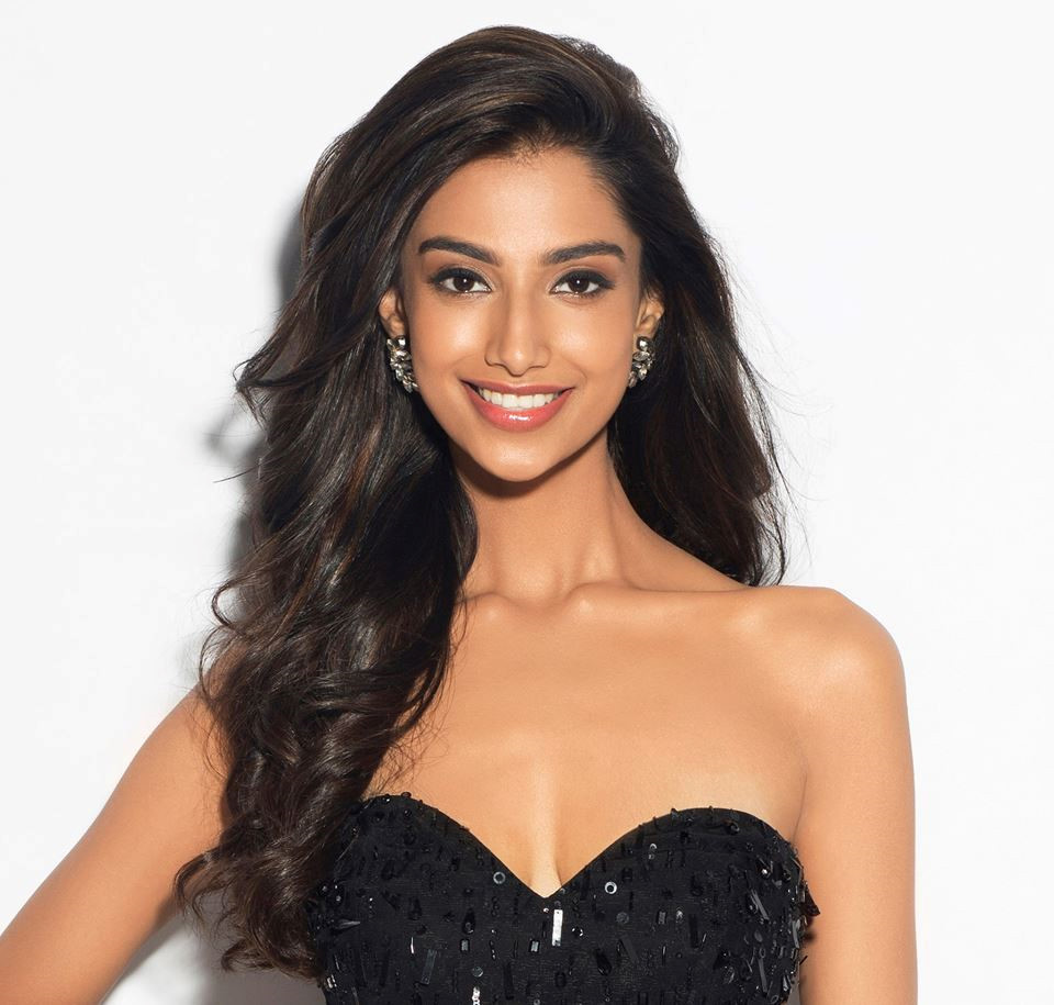 Meenakshi Chaudhary, 21 tuổi, sinh viên ngành y, được đánh giá là một trong những đại diện xinh đẹp nhất của Ấn Độ những năm gần đây. Cô miêu tả bản thân là người năng động, yêu thích thể thao, nhất là môn cầu lông và bơi. Chia sẻ cảm xúc sau khi trở thành hoa hậu, Meenakshi tâm sự: "Một trong những điều tuyệt vời nhất mà danh hiệu này đem lại là giúp tôi nhận ra khả năng tiềm ẩn của mình. Tôi biết mình có thể làm được gì và rất hào hứng với chặng đường phía trước".