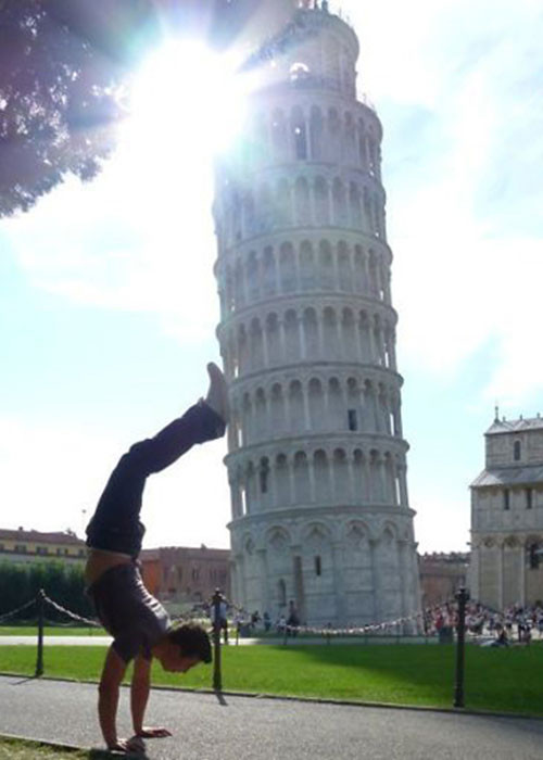 Đỡ tháp cũng phải theo nghệ thuật riêng.