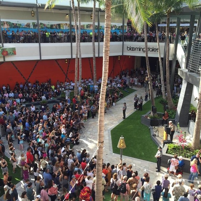 Ala Moana phục vụ cả du khách và dân địa phương ở mọi lứa tuổi và mọi mức thu nhập.