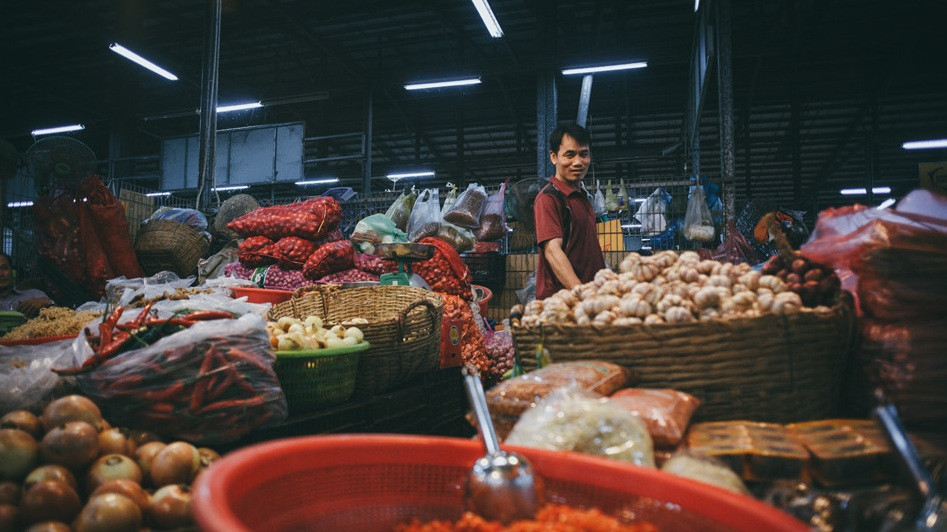 Buôn bán hàng nghìn tấn nông, thuỷ, hải sản mỗi ngày, chợ Bình Điền là trung tâm giao thương hàng hoá quan trọng, phục vụ hàng triệu dân TP HCM và các vùng, miền lân cận. Ảnh: Zing.