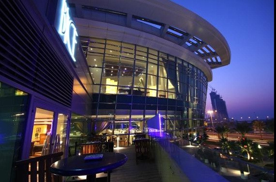 Ngoài ra, công trình còn sử dụng lượng lớn các vật liệu thân thiện với môi trường như: hệ thống nước tái chế nối với hệ thống làm lạnh của tòa nhà, hệ thống cách nhiệt, hay lớp kính ít hấp thụ ánh sáng mặt trời bao phủ xung quanh...Ảnh: TripAdvisor..