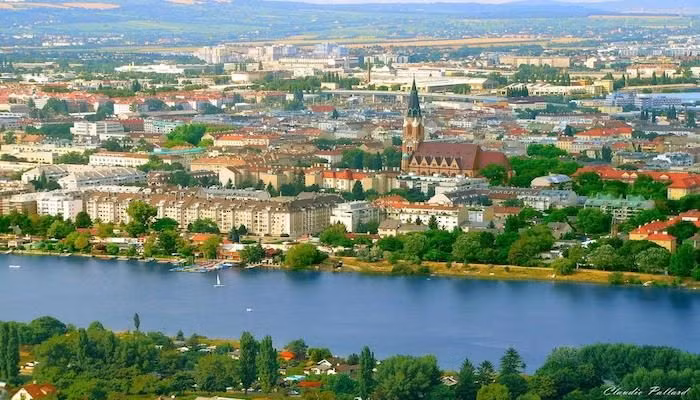 Không chỉ mạnh về kinh tế, Vienna còn là kinh đô của âm nhạc, nghệ thuật, của sự đa văn hoá và cả một đô thị xanh. Ảnh: Great Runs.