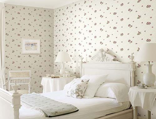 Sử dụng giấy dán tường khắp nhà, ở nhiều khu vực khác nhau có thể là nguyên nhân gấy rối mắt. Thay vào đó, nên dán giấy ở một vài nơi để tạo điểm nhấn. Ảnh: Giaydantuongtphcmgiare.