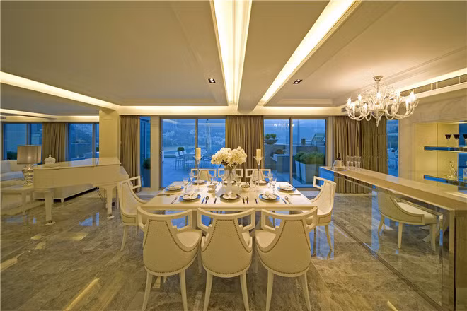 Khu vực ăn uống mang phong cách quý tộc.