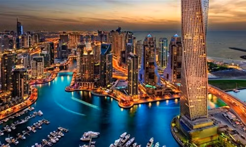 Sự thay đổi lớn nhất ở Dubai phải kể đến cuộc cách mạng kinh doanh du lịch trên sa mạc. Không được thiên nhiên ưu đãi, Dubai tự tạo ra lợi thế cho mình bằng những chính sách cởi mở cho nhà đầu tư nước ngoài. Ảnh: News.