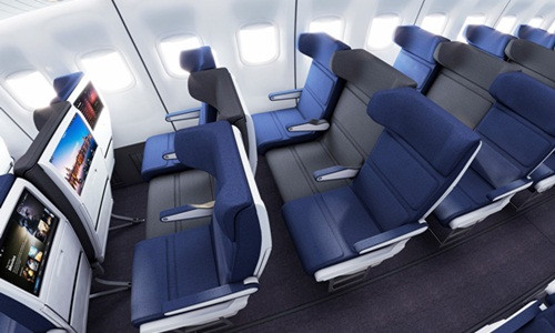 Theo hãng máy bay Boeing, ở nhiều quốc gia màu xanh tượng trưng cho hòa bình. Đó cũng là lý do mà các hãng hàng không thiết kế nội thất gắn với gam màu này. Ảnh: Wired.