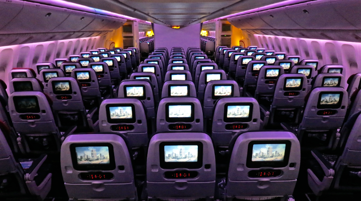 Thay vào đó, họ chọn các gam màu ấn tượng hơn như đỏ, tím hoặc đen để tạo phong cách riêng. Ảnh: TravelSkills.