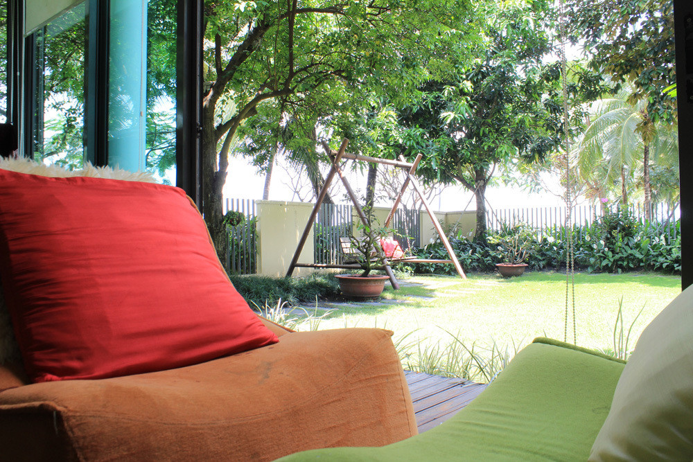 Góc thư giãn lý tưởng trong khuôn viên sân vườn rộng rãi.