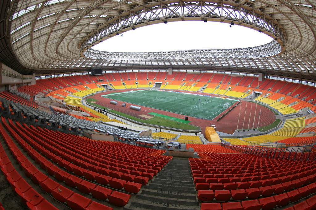 Kể từ khi hoạt động, Luzhniki đã qua ba lần cải tạo. Năm 2013, sân tạm đóng cửa để nâng cấp nhiều hạng mục, phục vụ cho World Cup với chi phí 350 triệu euro. Ảnh: SkyscraperCity.