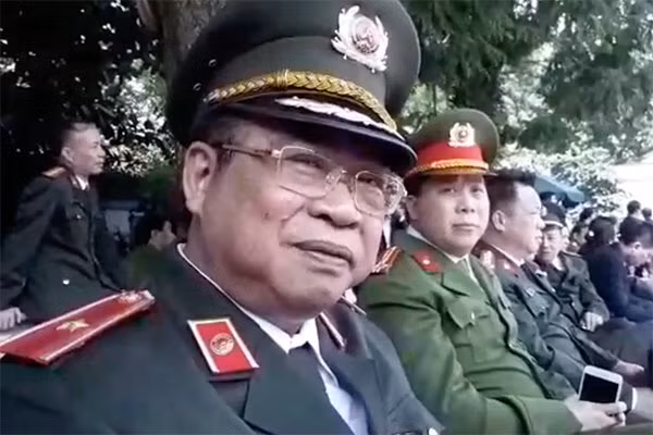 Tinh anh em cua Chu tich nuoc trong mat hai Giam doc Cong an-Hinh-2