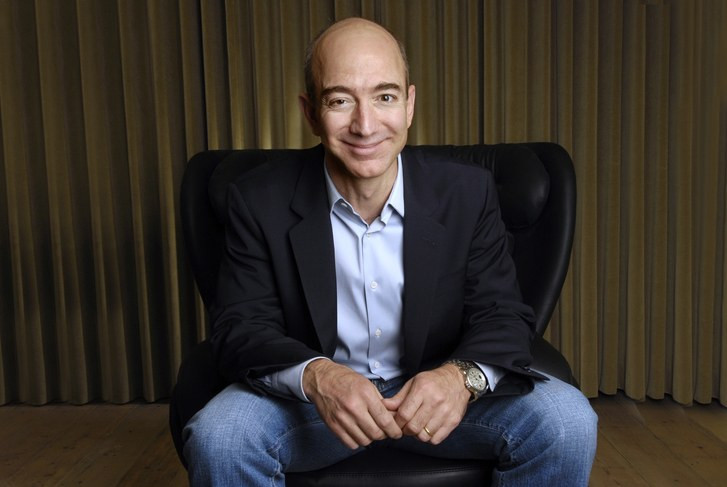 Với việc sở hữu 131,5 tỷ USD, ông chủ Amazon - tỷ phú Jeff Bezos tiếp tục trở thành người giàu nhất thế giới. Ảnh: The New Yorker.