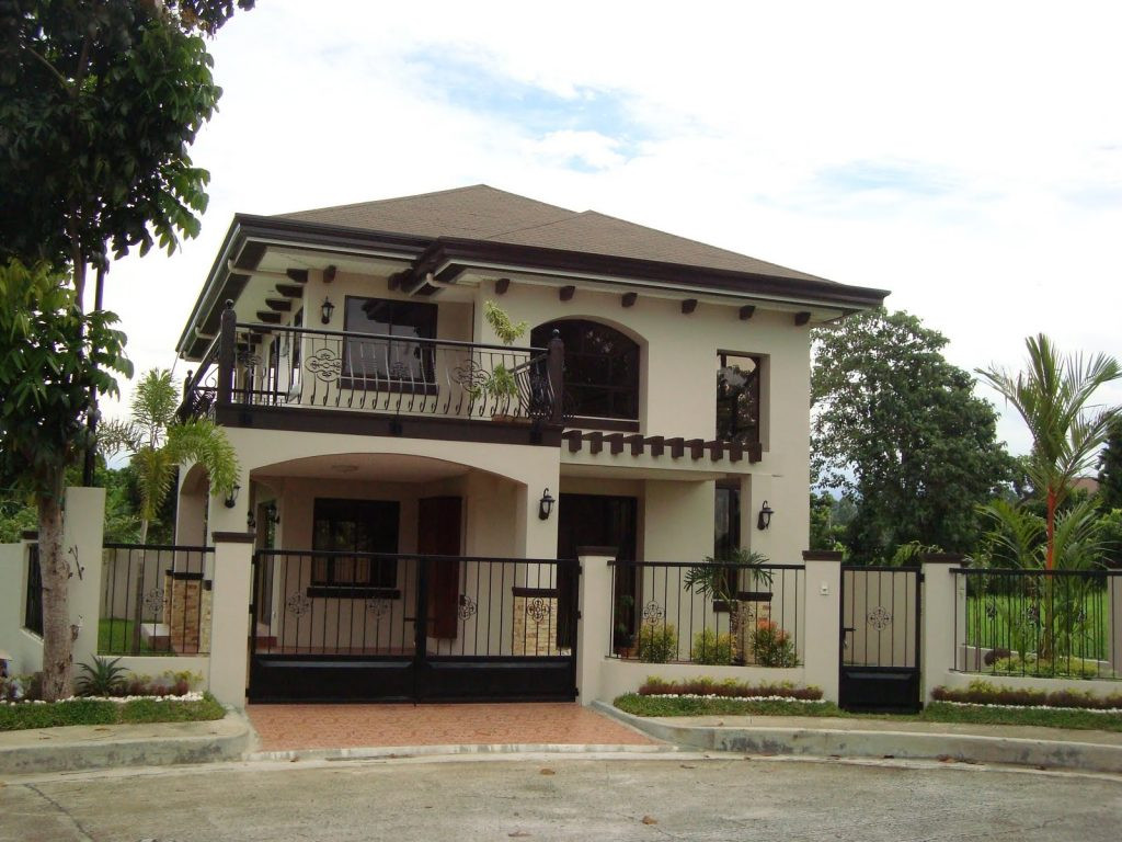 Biệt thự 2 tầng nổi bật với mái ngói nâu trầm phổ biến ở làng quê Việt Nam. Ảnh: Kientrucadong.