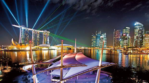 Nền kinh tế hoàn toàn miễn thuế chính là lý do thu hút ngày càng nhiều các nhà đầu tư sẵn sàng đổ tiền vào Dubai. Dubai cho phép thành lập công ty 100% vốn nước ngoài. Nguồn vốn và lợi nhuận được phép chuyển về nước bản xứ mà không mất bất kỳ khoản phí nào. Ảnh: Gulf News.