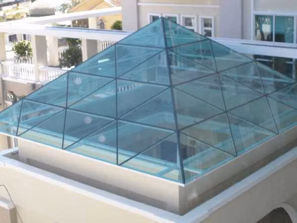 Mái nhà bằng tấm lợp nhựa thông minh. Ảnh: Tamlopnhua.